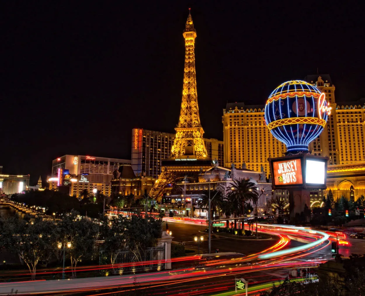 Tips for Traveling in Las Vegas: Enjoying the City Responsibly